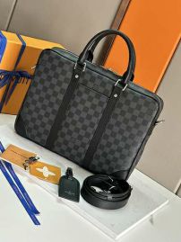 Picture of LV Mens Bags _SKUfw133561219fw